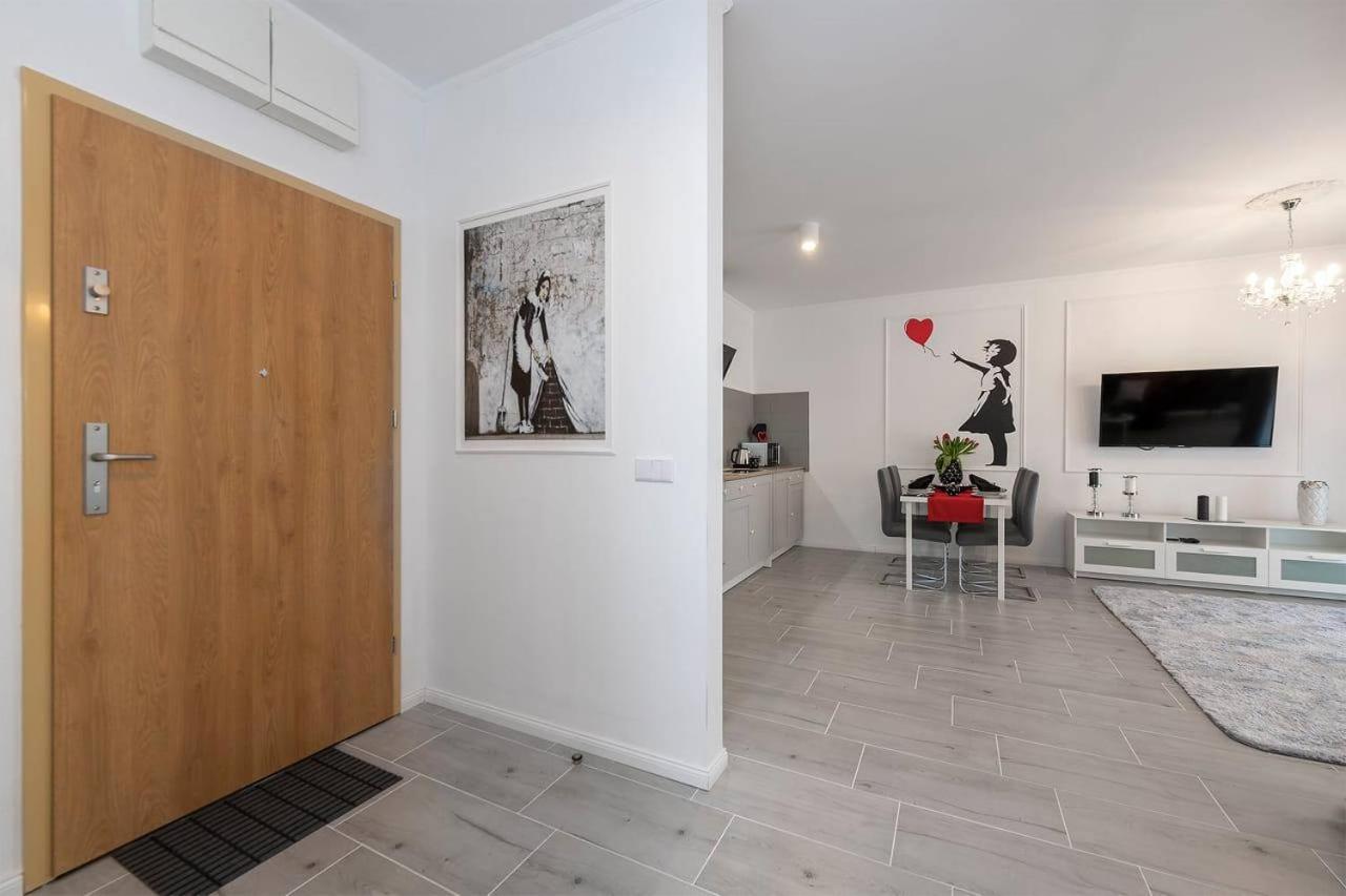 לודז' Banksy Apartment - Ilumino מראה חיצוני תמונה